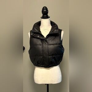 Offline by Aerie cropped puffer vest with pockets Size S